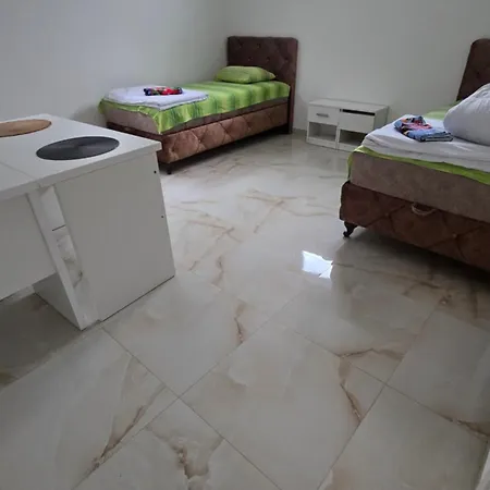 Apartment Zatvoreni Bazen Maca *